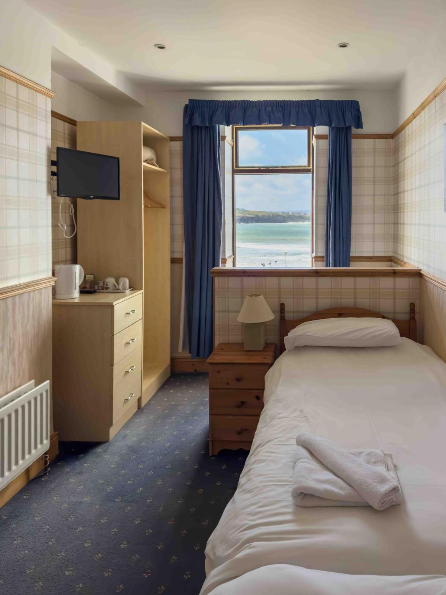 Standard Twin Room Sea View,1765337030:JPEG